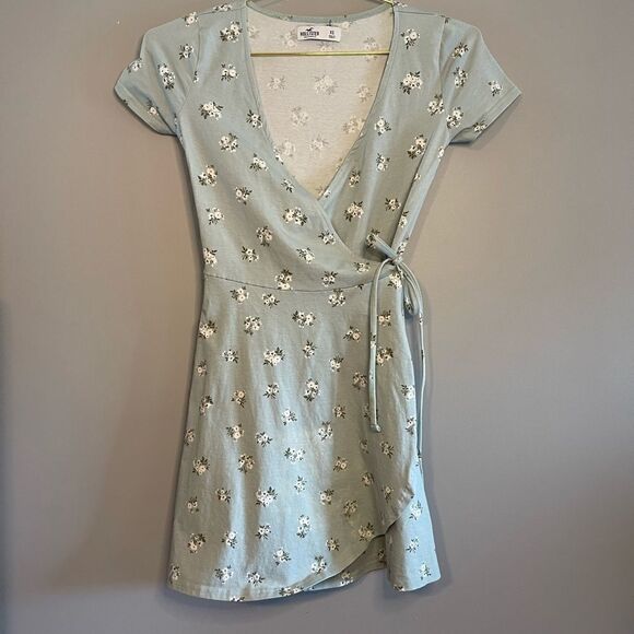 Hollister Floral Short Sleeve Mini Wrap Dress | SZ XS - Picture 7 of 15